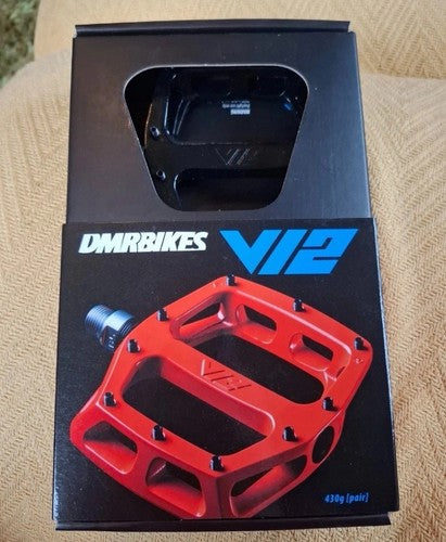 DMR V12 Flat MTB Pedals - Red